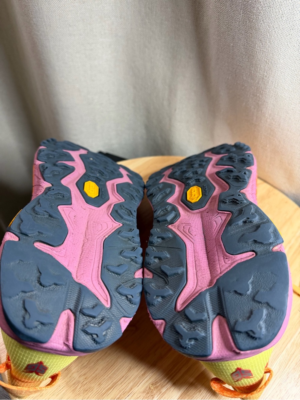Hoka women’s spedgoat 6 running shoes - Picture 8 of 11